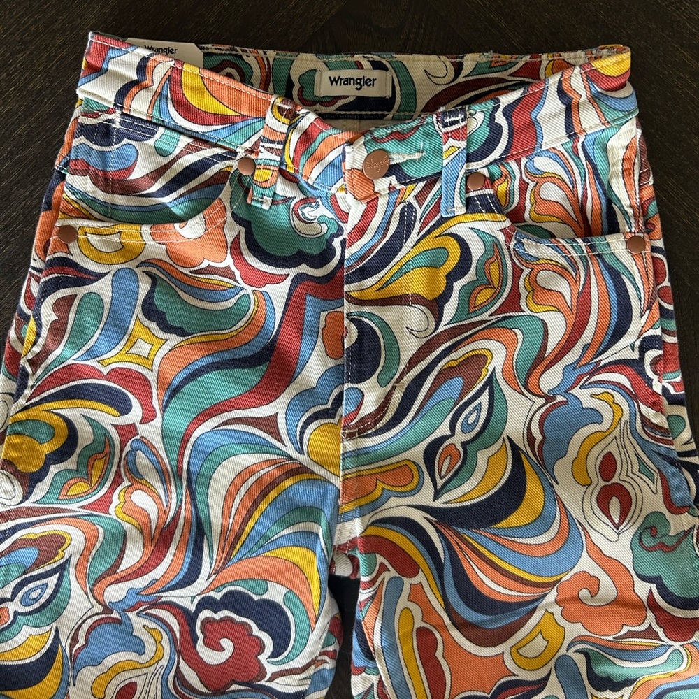 NWT Wrangler Women’s High Rise Flare Jeans Latigo Print Retro Pants - Picture 5 of 5